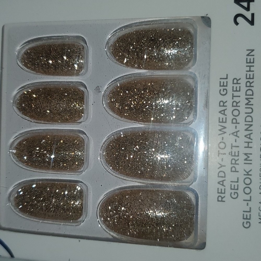 Nails - Picture 3 of 6